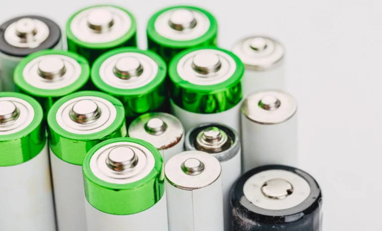 L’adeguamento dell’ordinamento italiano al Regolamento UE su batterie e rifiuti